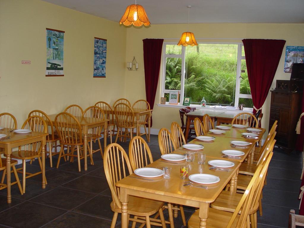 Ben Lettery Connemara Hostel Голуей Екстериор снимка